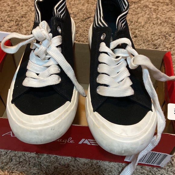 American Eagle women's sneakers - Picture 9 of 9
